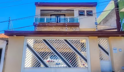 Sobrado para venda com 3 quartos, sendo 1 suíte, 179m²