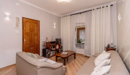 Casa tipo para venda com 3 quartos, 206m²