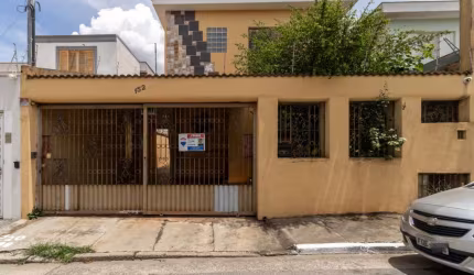 Sobrado para venda com 4 quartos, sendo 1 suíte, 212m²