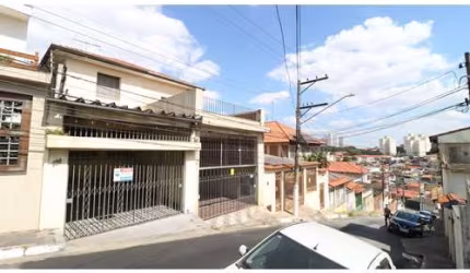 Sobrado para venda com 4 quartos, sendo 2 suítes, 232m²