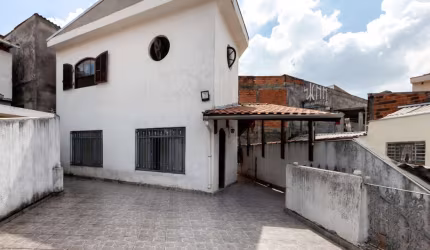 Casa tipo para venda com 2 quartos, 207m²