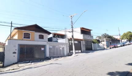 Casa tipo para venda com 3 quartos, sendo 1 suíte, 207m²