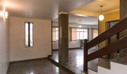 Casa tipo para venda com 7 quartos, sendo 4 suítes, 400m²