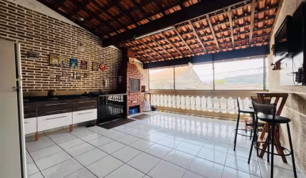 Casa de vila para venda com 2 quartos, sendo 2 suítes, 230m²