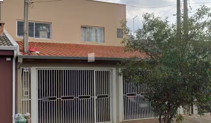 Casa de vila para venda com 6 quartos, sendo 2 suítes, 250m²