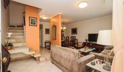 Casa tipo para venda com 3 quartos, 180m²