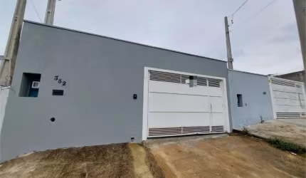 Casa de vila para venda com 3 quartos, sendo 1 suíte, 150m²