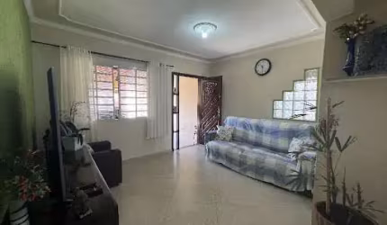 Casa com 3 dormitórios à venda, 170 m² por R$ 560.000,00 - Vila Nova Botucatu - Botucatu/SP