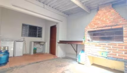 Casa com 3 dormitórios à venda, 190 m² por R$ 400.000,00 - Jardim Dona Nicota de Barros - Botucatu/SP