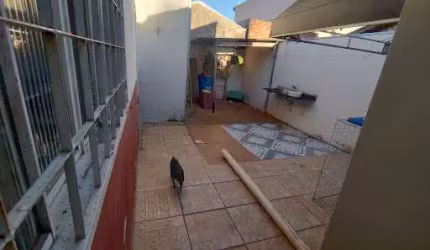 Casa com 3 dormitórios à venda, 150 m² por R$ 235.000,00 - Conjunto Habitacional Leandro Alarcão Dias - Botucatu/SP