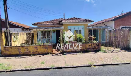 Casa com 2 dormitórios à venda, 100 m² por R$ 220.000,00 - Alto - Botucatu/SP