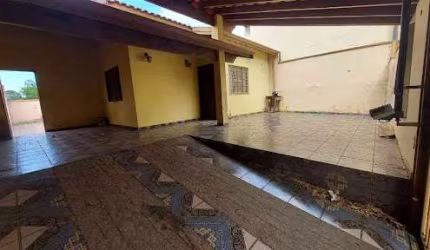 Casa com 2 dormitórios à venda, 100 m² por R$ 275.000,00 - Conjunto Habitacional Roque Ortiz Filho - Botucatu/SP