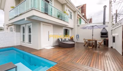 Casa com Piscina Semi mobiliada no Barreirinha - 206m² privativos