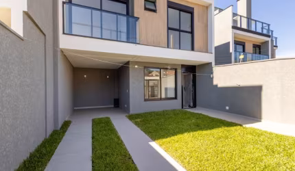 Sobrado Novo no bairro Pilarzinho - 123m² privativos Quintal com grama