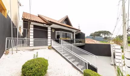 Casa no Santa Cândida - 216m²