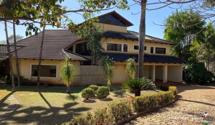 Residência de Alto Padrão – Vista para a Mata, Lazer Completo e Conforto em Cada Detalhe