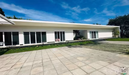 Sobrado de Alto Padrão no Aldeia do Vale – Vista Privilegiada, Lazer Completo e Total Privacidade