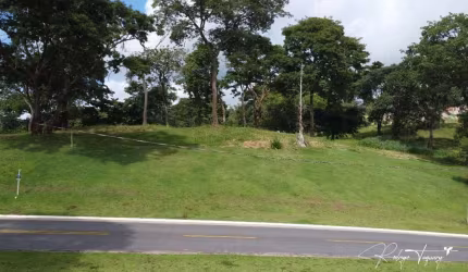 Terreno em Aclive com Plateau e Vista Privilegiada – Aldeia do Vale