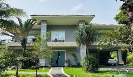 Casa com Vista para o Lago no Aldeia do Vale – 5 Suítes e Lazer Completo