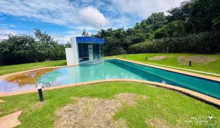 Sobrado com Vista para o Lago e Mata no Aldeia do Vale – 4 Suítes e Lazer Completo