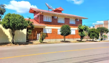 Oportunidade imperdível! Para você que busca casa esta com proposta irrecusável. Com entrada de 500 mil e saldo em 20 parcelas direto com proprietário