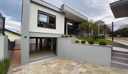 Casa à venda, 4 quartos, 2 suítes, 4 vagas, Centro - Carlos Barbosa/RS