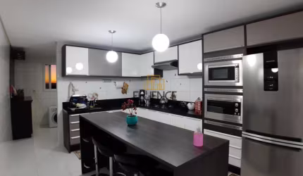 Apartamento à venda, 3 quartos, 1 suíte, 2 vagas, Centro - Carlos Barbosa/RS