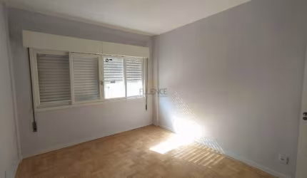 FLUENCE IMÓVEIS VENDE APARTAMENTO COM DOIS AMPLOS DORMITÓRIOS EM RUA CENTRAL DE BENTO GONÇALVES.