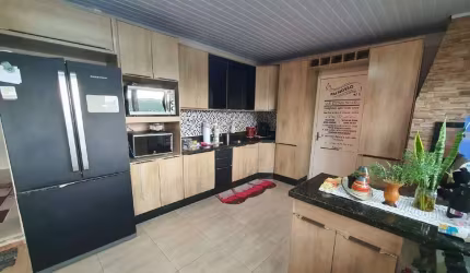 Fluence imóveis vende COM EXCLUSIVIDADE!! Linda casa de Alvenaria com 2 moradias