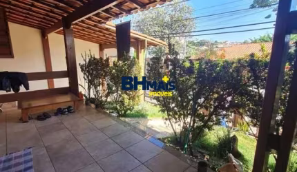 Casa com 3 quartos à venda na dos Administradores, 36, Alípio de Melo, Belo Horizonte por R$ 755.000