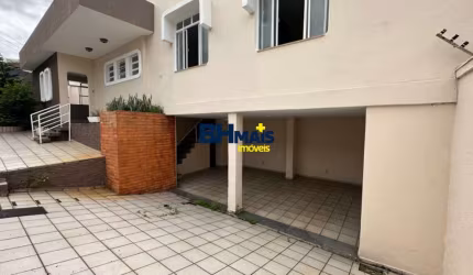 Casa com 3 quartos à venda na Frei Orlando, 601, Caiçaras, Belo Horizonte por R$ 869.999