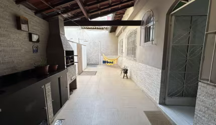Casa com 2 quartos à venda na Rua Gasparino Carvalho Silva, 291, Paquetá, Belo Horizonte por R$ 690.000