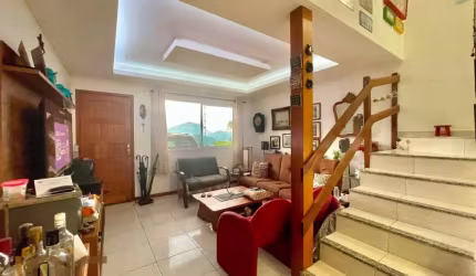 Casa com 3 dormitórios à venda, 98 m² por R$ 595.000,00 - Cascata dos Amores - Teresópolis/RJ
