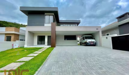 Casa com 4 dormitórios à venda, 220 m² por R$ 1.600.000,00 - Albuquerque - Teresópolis/RJ