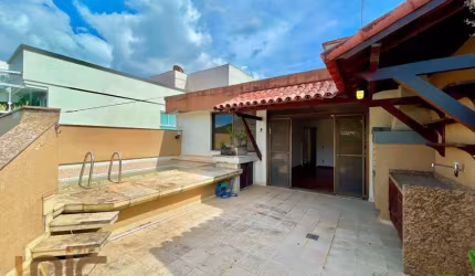 Cobertura com 3 dormitórios à venda, 134 m² por R$ 900.000,00 - Agriões - Teresópolis/RJ