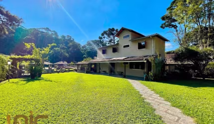 Casa com 5 dormitórios à venda, 120 m² por R$ 850.000,00 - Albuquerque - Teresópolis/RJ