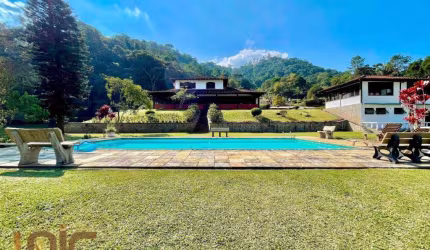 Casa com 4 dormitórios à venda, 900 m² por R$ 1.700.000,00 - Albuquerque - Teresópolis/RJ