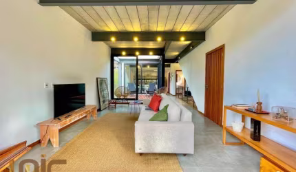 Casa com 3 dormitórios à venda, 210 m² por R$ 1.300.000 - Vargem Grande - Teresópolis/RJ - Porteira Fechada
