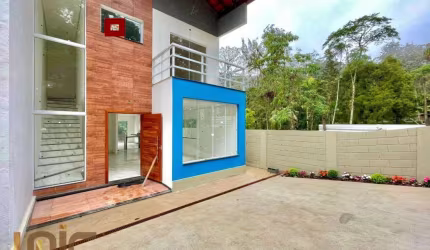 Casa com 4 dormitórios à venda, 216 m² por R$ 895.000,00 - Granja Guarani - Teresópolis/RJ