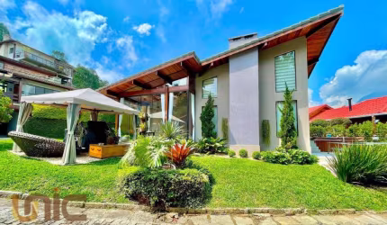 Casa com 3 dormitórios à venda, 200 m² por R$ 1.060.000,00 - Vargem Grande - Teresópolis/RJ