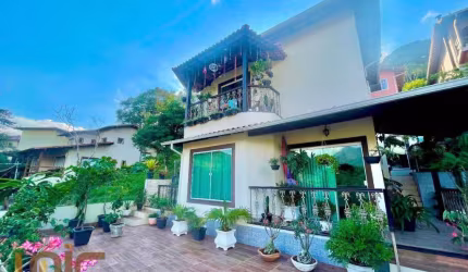 Casa com 3 dormitórios à venda, 131 m² por R$ 760.000,00 - Vargem Grande - Teresópolis/RJ