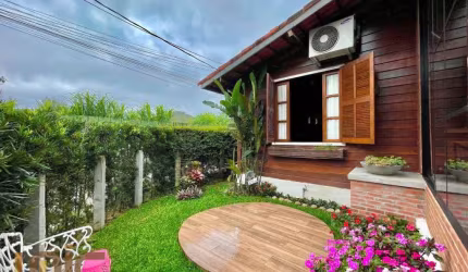 Casa com 2 dormitórios à venda, 117 m² por R$ 550.000,00 - Vargem Grande - Teresópolis/RJ