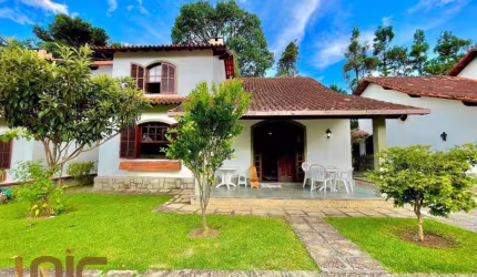Casa com 3 dormitórios à venda, 170 m² por R$ 950.000,00 - Várzea - Teresópolis/RJ
