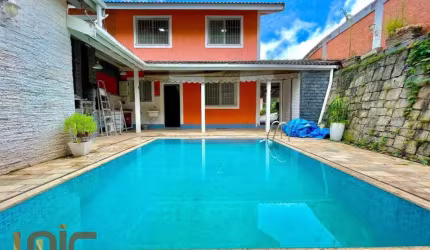Casa com 3 dormitórios à venda, 99 m² por R$ 670.000,00 - Granja Guarani - Teresópolis/RJ
