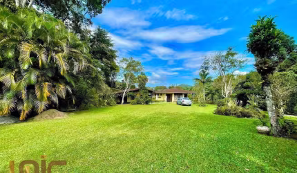 Casa com 5 dormitórios à venda, 208 m² por R$ 850.000,00 - Albuquerque - Teresópolis/RJ