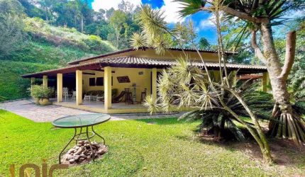 Casa com 3 dormitórios à venda, 340 m² por R$ 1.450.000,00 - Albuquerque - Teresópolis/RJ