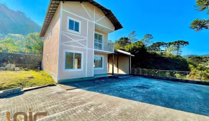 Casa com 4 dormitórios à venda, 147 m² por R$ 570.000,00 - Vargem Grande - Teresópolis/RJ