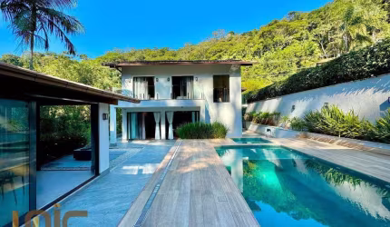 Casa com 4 dormitórios à venda, 177 m² por R$ 4.000.000 - Comary - Teresópolis/RJ - PORTEIRA FECHADA