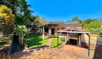 Casa com 4 dormitórios à venda, 240 m² por R$ 650.000,00 - Limoeiro - Guapimirim/RJ