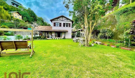 Casa com 4 dormitórios à venda, 370 m² por R$ 1.690.000,00 - Panorama - Teresópolis/RJ
